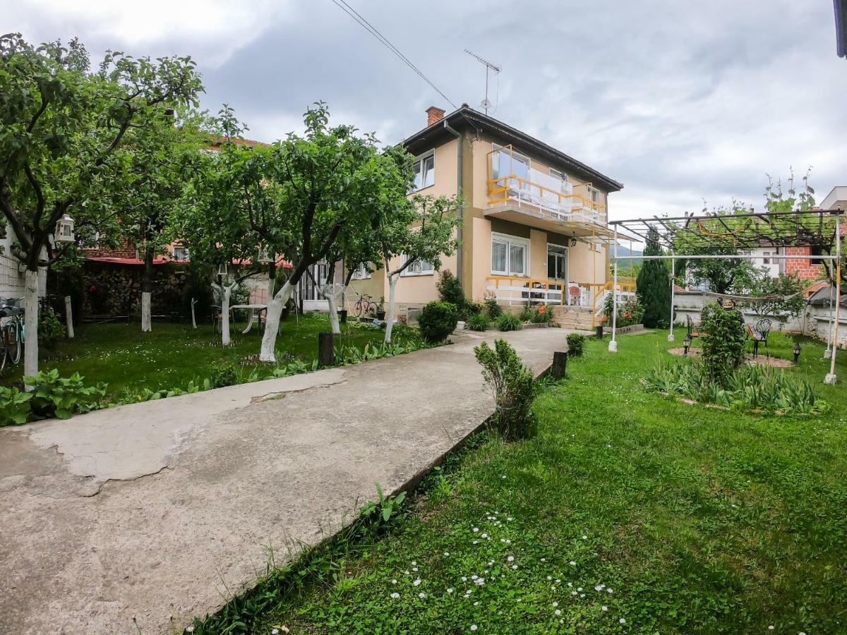 Sarac Hostel Peć Exterior foto